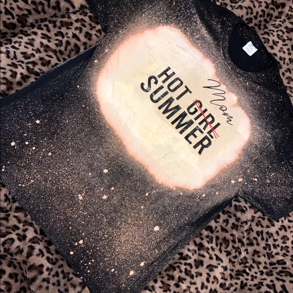 Hot Mom Summer bleached style tee